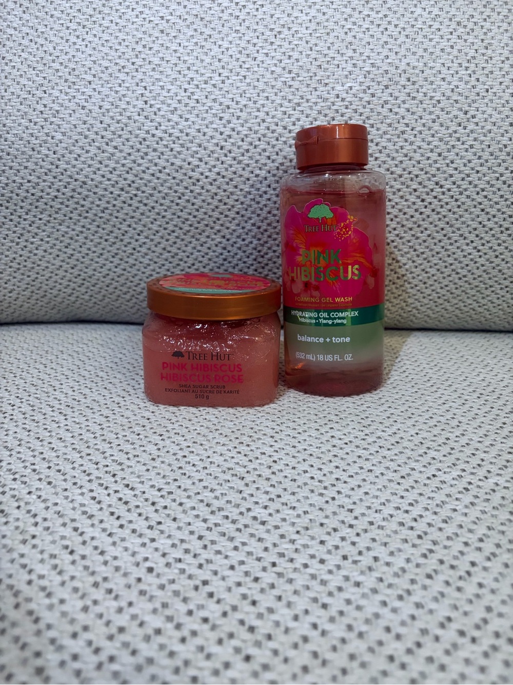 Tree Hut Pink Hibiscus Body Wash + Sugar Scrub Set – New